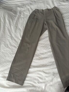 Men's Pleated Dress Pants in Olive Gray